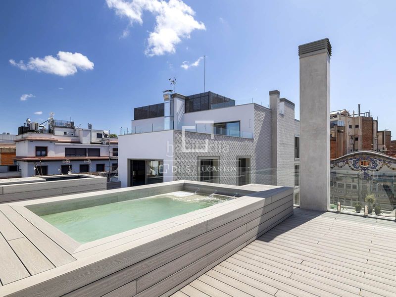 Foto fbc73cbf-69aa-4a2d-9850-57be2538d3ae. Àtic amb aparcament piscina a Vila de Gràcia Barcelona