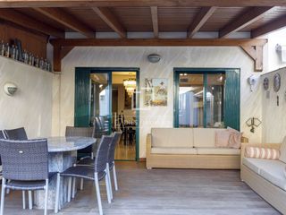 Flat in Malva Rosa. Estupenda vivienda dúplex en primera línea de playa con terraza