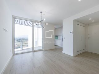 Miete Etagenwohnung in Barrio Benicalap. Excelente piso de 2 dormitorios con terraza en alquiler en corté