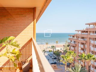Àtic a La Patacona. Ático en excelentes condiciones de tres dormitorios en venta en