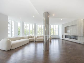 Flat in Gran Via. Piso en excelentes condiciones de 5 dormitorios en venta en gran
