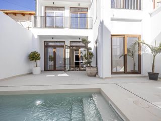 Xalet a En Corts - Doctor Waksman. Exclusiva casa de lujo reformada con terraza y piscina climatiza