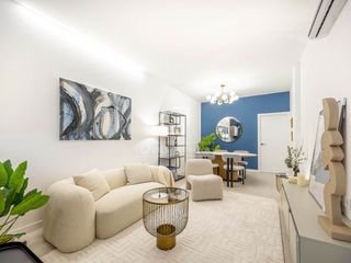 Pis a Nou Moles. Piso en excelentes condiciones con 1 dormitorio y una sala poliv