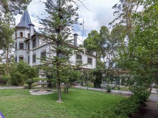 Chalet in Monteamor-La Carrasca-El Peucal. Casa con encanto en venta en náquera, valencia