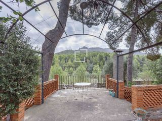 Xalet a Monteamor-La Carrasca-El Peucal. Casa con encanto en venta en náquera, valencia