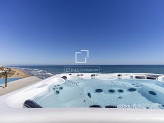Xalet a El Faro. Villa en excelentes condiciones de 5 dormitorios en venta en cul