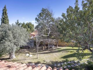 Chalet in Entrepinos. Casa independiente sobre una gran parcela con piscina en venta e