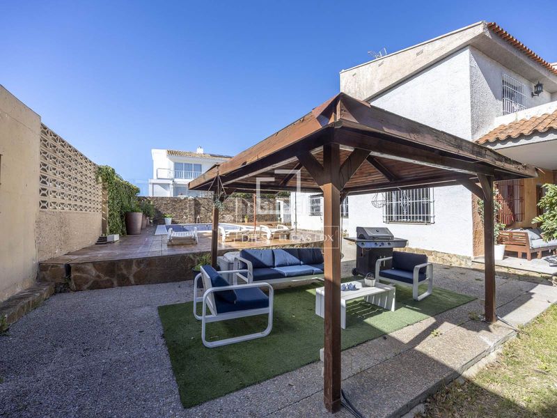 Foto 4f4752bd-2c7b-4752-b398-08996e910215. Chalet with heating parking pool in Entrepinos Eliana (l´)