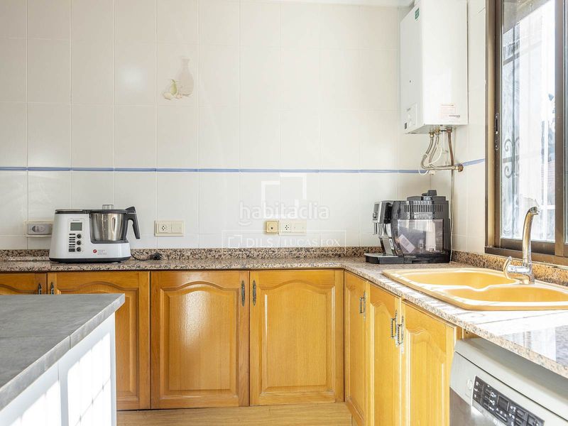Foto b76b38d3-1468-48e6-9cee-f5a92f12c082. Chalet with heating parking pool in Entrepinos Eliana (l´)