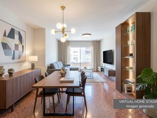 Piso en Aiora. Exclusivo y amplio piso con balcones en venta en calle tranquila