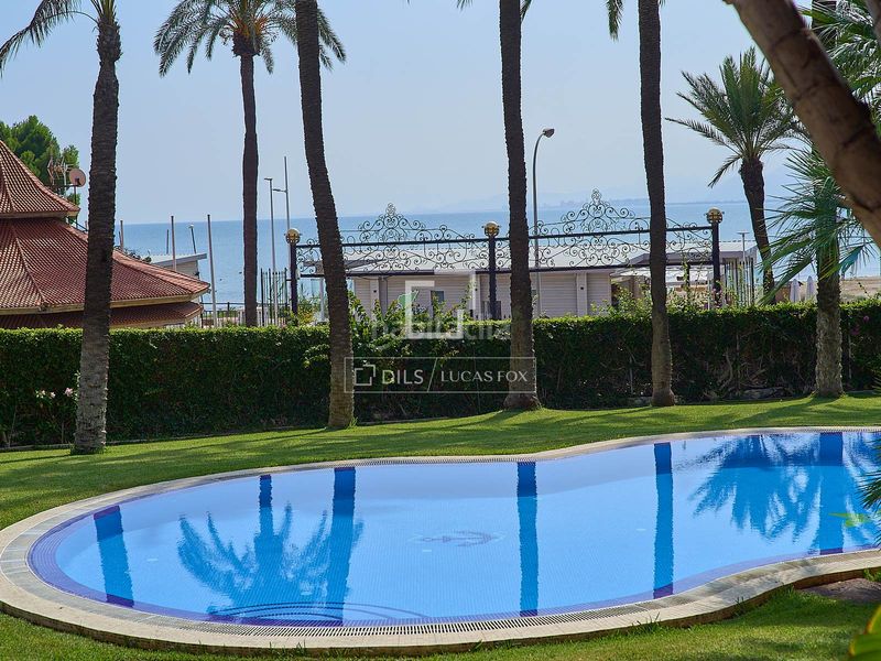 Foto 5c44eeb7-abdf-4efc-9c43-aeb05e918a38. Xalet amb calefacció aparcament piscina a El Faro Cullera