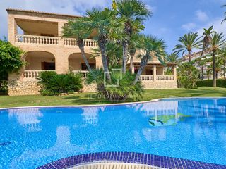Xalet a El Faro. Villa excepcional frente al mar en venta en cullera, valencia