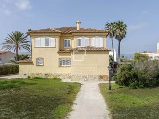 Xalet a El Marenyet. Casa  villa de 4 dormitorios en venta en cullera, valencia