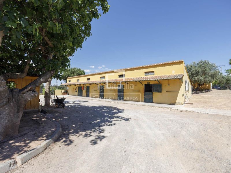 Foto 2b0b29e6-48a3-4549-8360-68121757af7c. Masia amb aparcament piscina a Rocafort