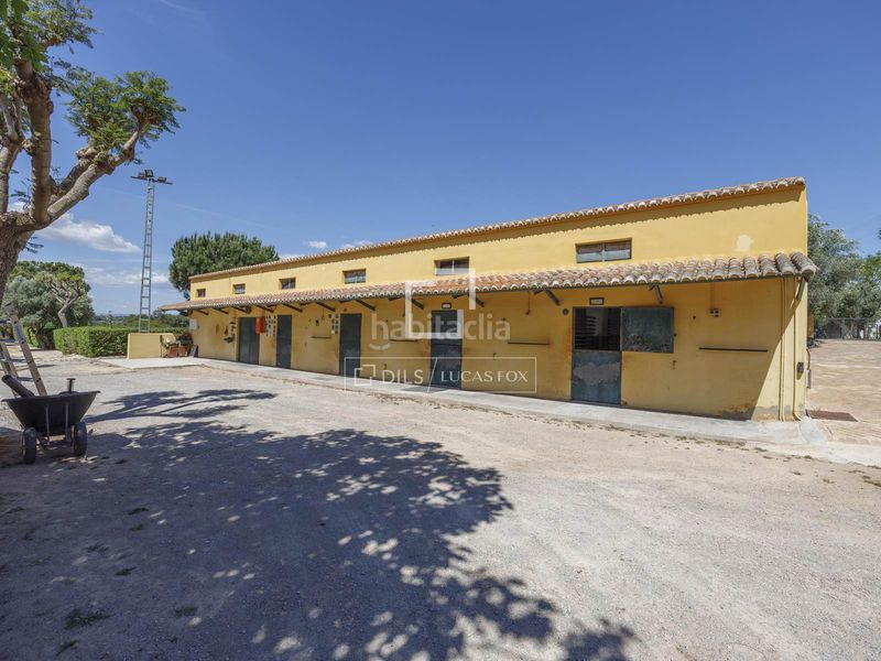 Foto b77142e0-dcd6-49a1-9794-949a033be631. Masia amb aparcament piscina a Rocafort