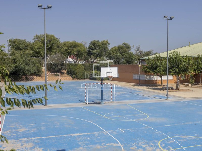 Foto d0af914d-7d5e-465a-a46b-c628327244f3. Xalet amb calefacció aparcament piscina a Riba - roja de Túria
