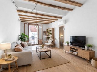 Àtic a Raval. Última planta, terraza propia y el alma de barcelona a la vuelta