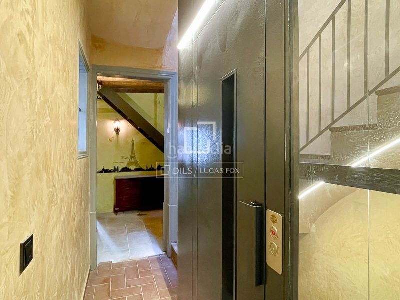Foto c02a5e00-5459-44d9-9f49-c01b1c612377. Àtic a Raval Barcelona