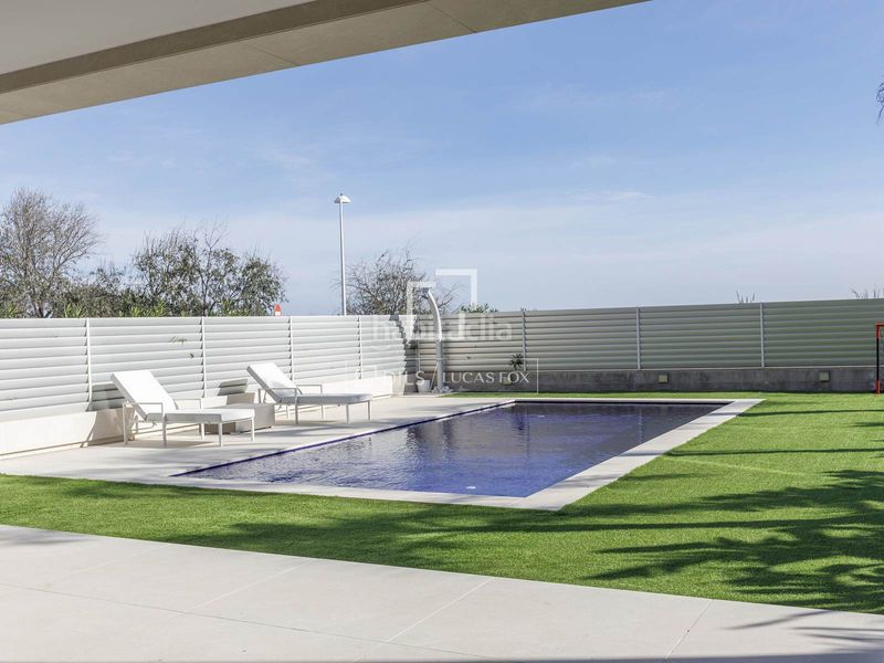 Foto 0ce0c66a-b223-4b8d-b85e-62e2995894c8. Xalet amb calefacció aparcament piscina a Corinto-Almardà Sagunt