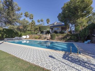 Chalet à Alfinach - Monasterios. Casa  villa de 5 dormitorios en venta en alfinach, valencia