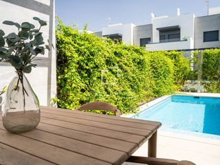 Xalet a Les Maravelles. Casa  villa de obra nueva de 4 dormitorios con 44m terraza en ve