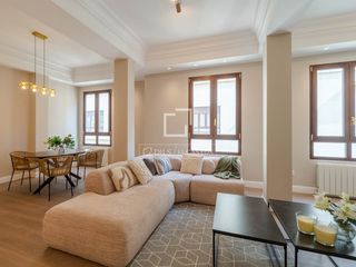 Piso en Sant Francesc. Espectacular y amplio piso de diseño totalmente reformado con ab