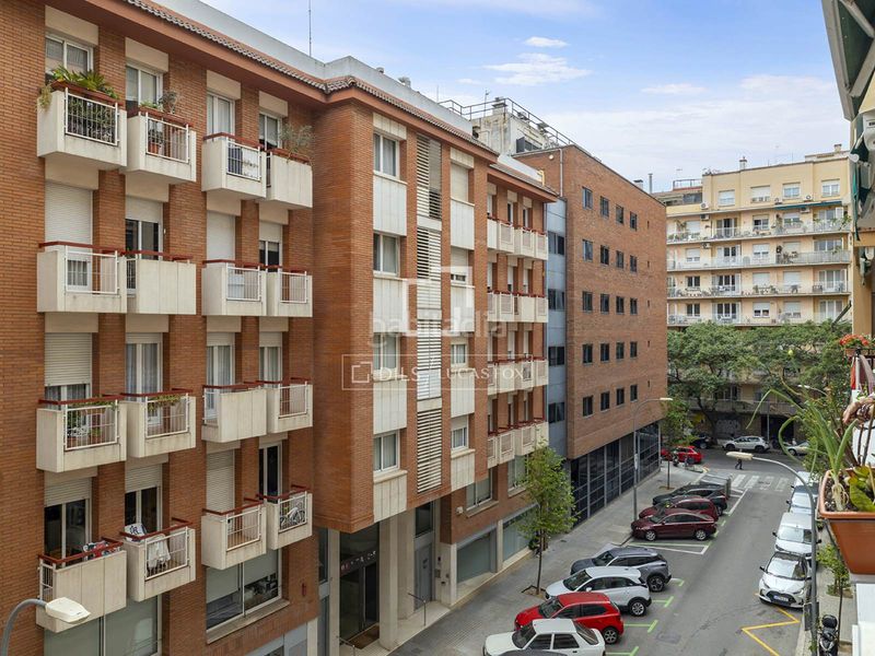 Foto 323e0b55-5521-4a53-9a1a-9532c52833aa. Pis amb aparcament a Barri de les Corts Barcelona