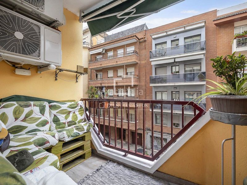 Foto efef8f45-cb47-49ee-ba2a-34391eb1e789. Pis amb aparcament a Barri de les Corts Barcelona