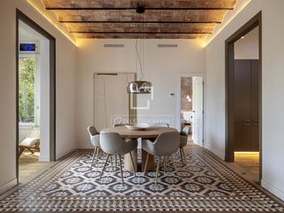 Flat in Sant Antoni. Piso reformado de lujo con volta catalana, 4 dormitorios dobles
