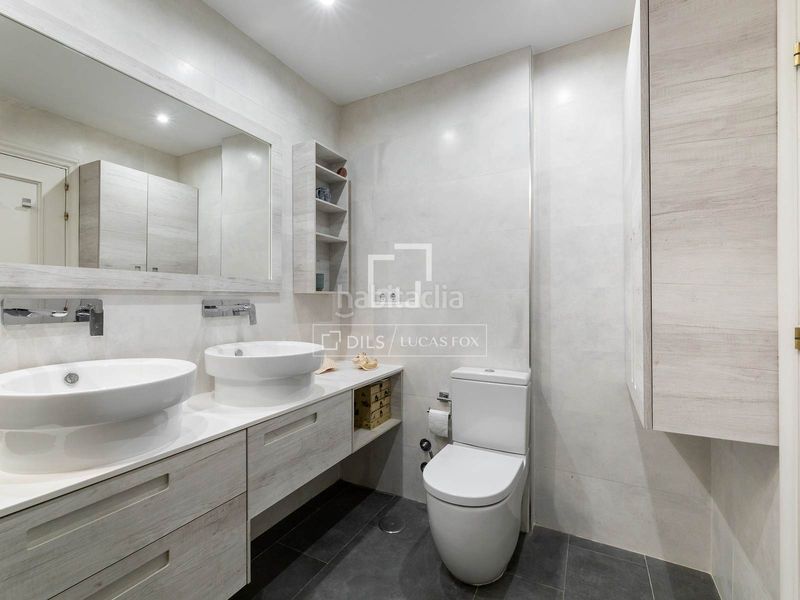 Foto 3778aa05-b587-43e6-8477-ab277ab04424. Chalet casa adosada de 6 dormitorios con jardín en venta , madrid en Majadahonda