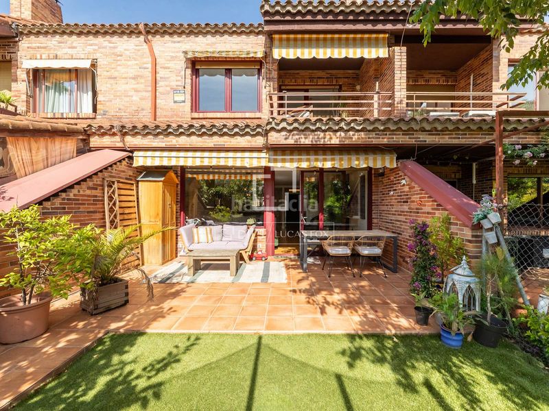 Foto 69b2e895-393d-44da-b72c-b61edf9e2149. Chalet casa adosada de 6 dormitorios con jardín en venta , madrid en Majadahonda