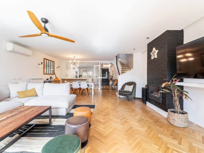 Foto d3125138-8e88-47a0-9fc9-304520be1bab. Chalet casa adosada de 6 dormitorios con jardín en venta , madrid en Majadahonda