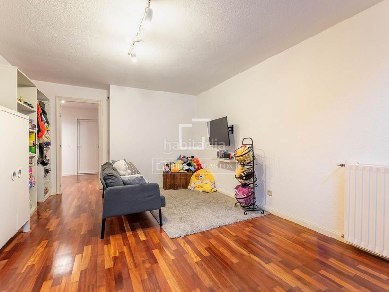 Foto d809eff2-f6b1-4556-8758-7d63ef5e5521. Chalet casa adosada de 6 dormitorios con jardín en venta , madrid en Majadahonda