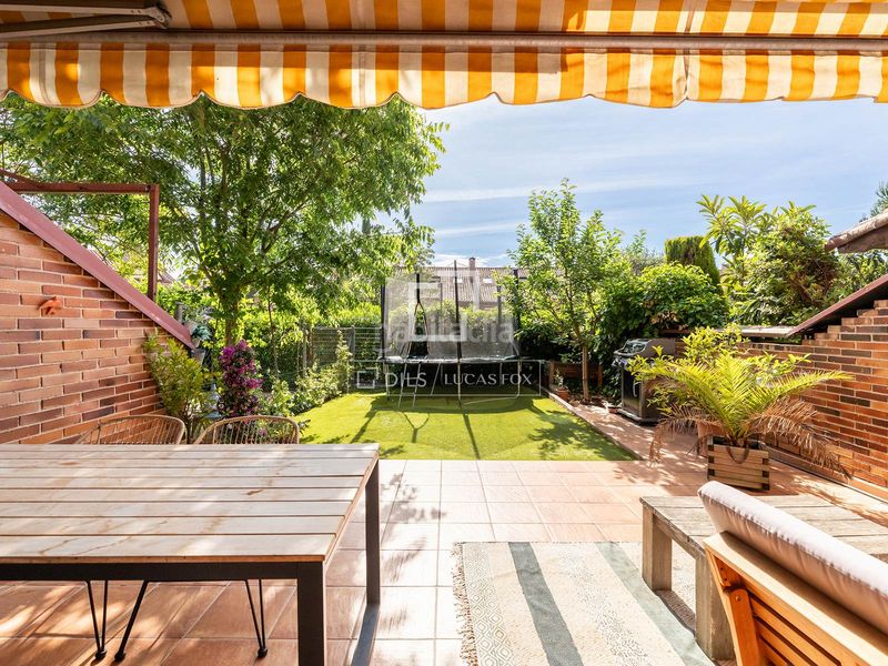 Foto f2325849-3a6a-4b1d-8caa-0aa6409fc7ea. Chalet casa adosada de 6 dormitorios con jardín en venta , madrid en Majadahonda