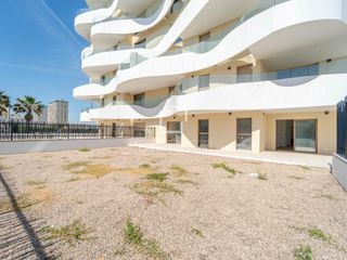 Appartement à Playa del Puig. Piso en excelentes condiciones de 3 dormitorios con 92m de jardí