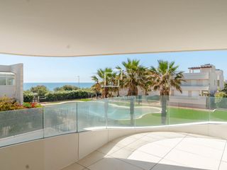 Pis a Playa del Puig. Piso en excelentes condiciones de 3 dormitorios con 42m terraza