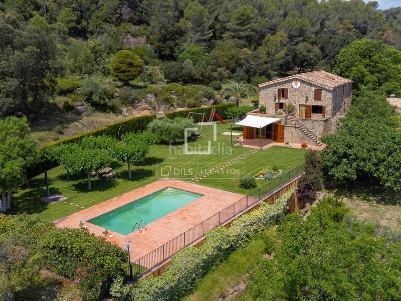 Foto 611f5082-25cc-400d-bde3-c2971e4563a8. Masia amb calefacció piscina a Lladó