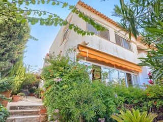 Chalet à Colònia Sant Jordi. Casa pareada en colònia de sant jordi, a pocos minutos del mar