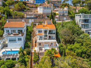 Chalet à Santa Cristina-Sant Francesc. Elegante villa de 4 dormitorios con vistas al mar en la prestigi