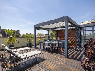 Rent Penthouse in Gòtic. Alquiler temporal vacacional. ático reformado de 2 dormitorios a