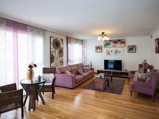 Alquiler Piso en Palomas. Piso de 4 dormitorios, en finca con piscina, gimnasio, pista de