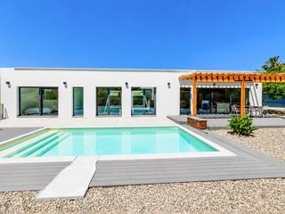 Xalet a Mas Alba. Casa en excelentes condiciones de 4 dormitorios con 70m terraza