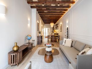 Flat in El Poble Sec - Parc de Montjuïc. Piso excelentes de 3 dormitorios en venta en poble sec, barcelon