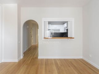 Rent Flat in Cortes-Huertas. Piso de 2 dormitorios exterior con vistas al museo thyssen en al