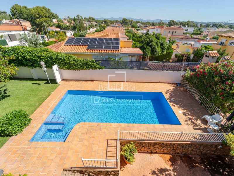 Foto deab9ca5-73e1-42ff-8905-d62e3e8fe5d8. Xalet amb aparcament piscina a Riba - roja de Túria