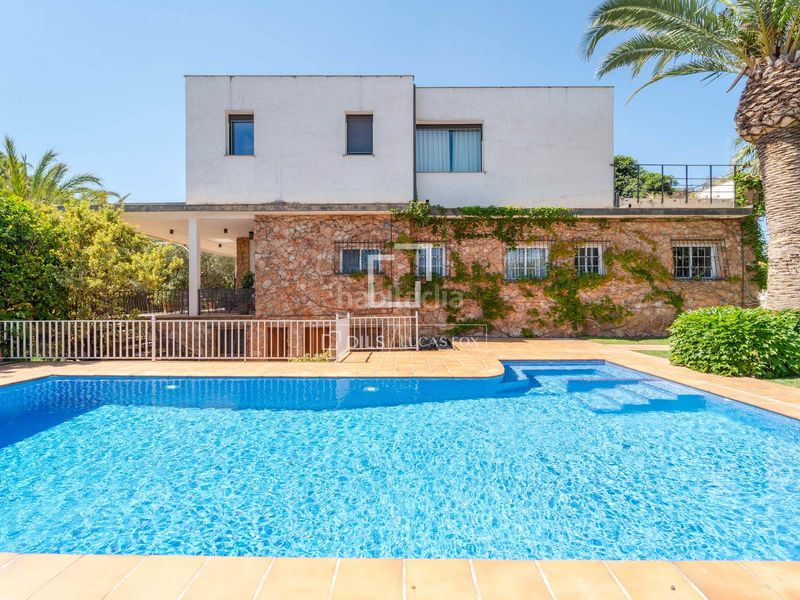Foto ed969b96-d652-4eac-b235-b05583b33198. Xalet amb aparcament piscina a Riba - roja de Túria