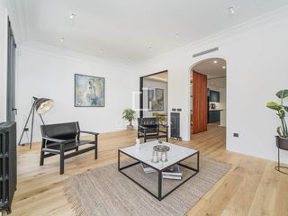 Pis a Dreta de l´Eixample. Piso familiar amplio con una distribución excelente, luz natural