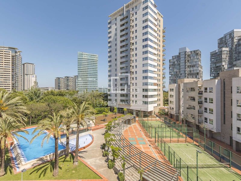 Foto f9ad6ec6-8d6a-4e8b-a77b-813fdfa1ceff. Pis amb aparcament piscina a Diagonal Mar i el Front Marítim del Poblenou Barcelona