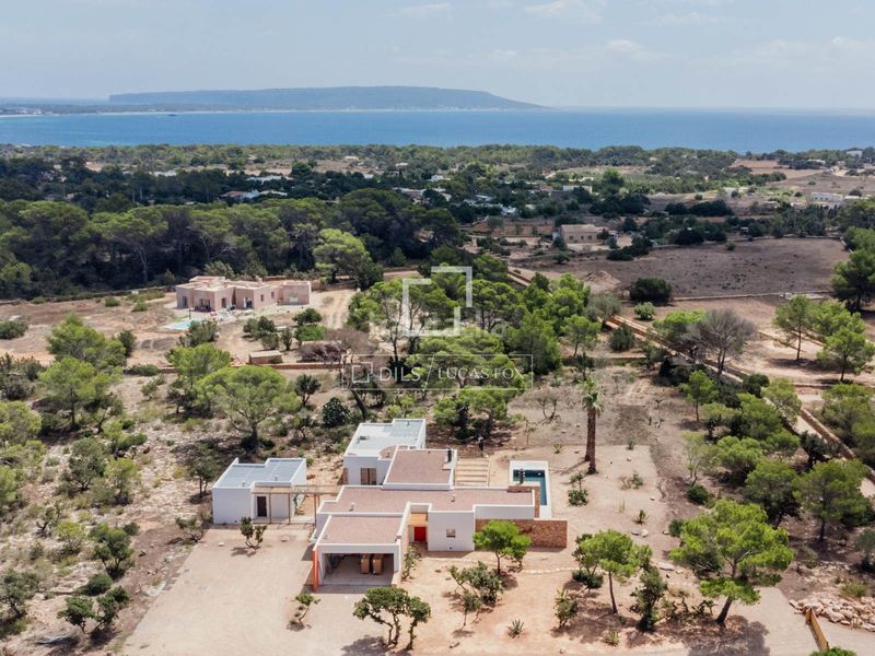 Foto 01c2137e-9bc8-48da-8099-cdc018216f1d. Chalet paraíso modernista en Formentera