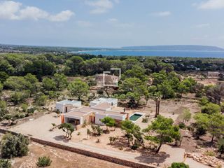 Chalet in Formentera. Paraíso modernista en formentera